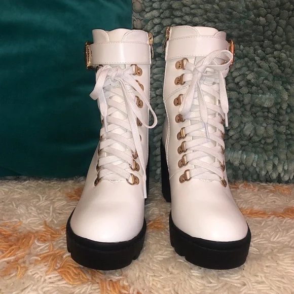 White pleather, chunky heeled boots with gold details. New, US 6.5/ EU 37 - Picture 3 of 7
